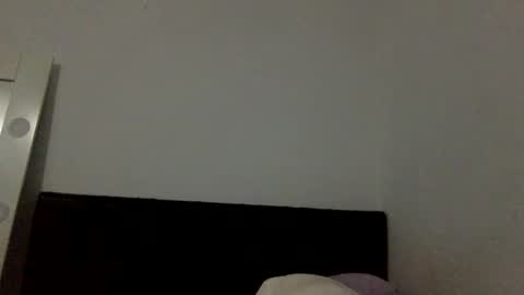 Snapshot of jennifer_oliveira chatting on December 14, 11:04 am Jenn 3 online show from December 14, 11:04 am