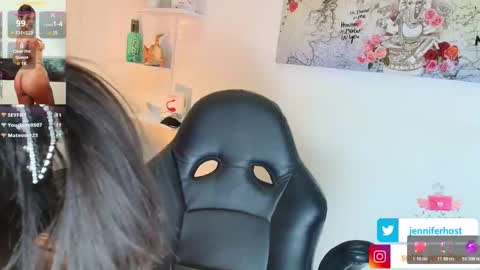 Snapshot of jennifer_scot chatting on January 10, 3:47 pm JENNIFER online show from January 10, 3:47 pm