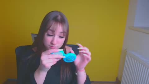 Jennifer online show from December 25, 10:17 am