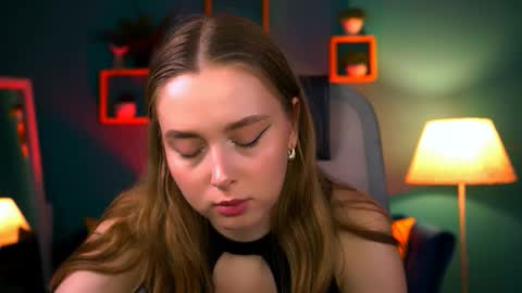 Jennifer online show from September 20, 5:36 pm