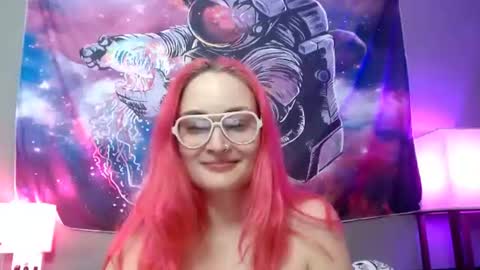 Snapshot of jennifergwen chatting on June 23, 4:10 am Jennifer Gwen online show from June 23, 4:10 am