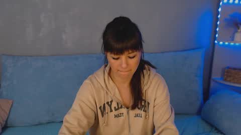 jenniferjay801880956088 online show from December 7, 4:42 am