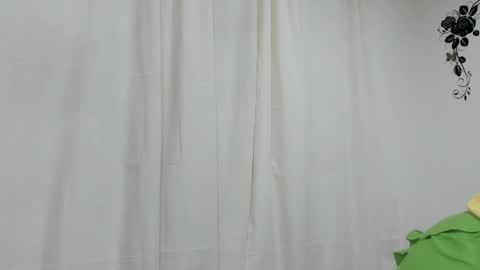 Snapshot of jenniferloveyou chatting on December 2, 8:11 pm jenniferloveyou online show from December 2, 8:11 pm