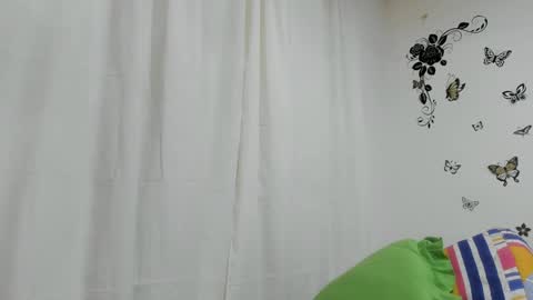 Snapshot of jenniferloveyou chatting on December 3, 8:17 pm jenniferloveyou online show from December 3, 8:17 pm