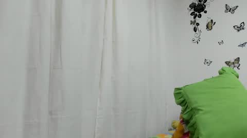 Snapshot of jenniferloveyou chatting on December 4, 8:07 pm jenniferloveyou online show from December 4, 8:07 pm