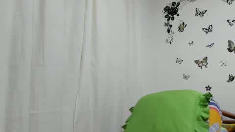 Snapshot of jenniferloveyou chatting on December 8, 7:00 pm jenniferloveyou online show from December 8, 7:00 pm