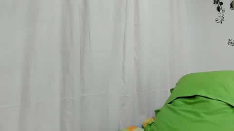 Snapshot of jenniferloveyou chatting on December 9, 1:07 am jenniferloveyou online show from December 9, 1:07 am