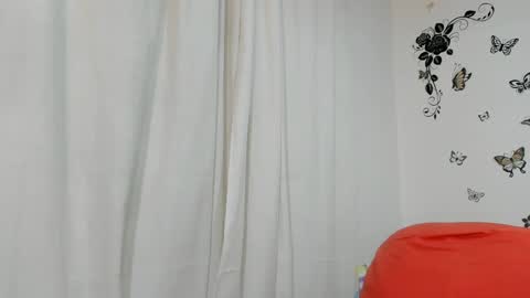 Snapshot of jenniferloveyou chatting on January 31, 8:43 pm jenniferloveyou online show from January 31, 8:43 pm