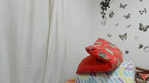 Snapshot of jenniferloveyou chatting on February 4, 8:17 pm jenniferloveyou online show from February 4, 8:17 pm