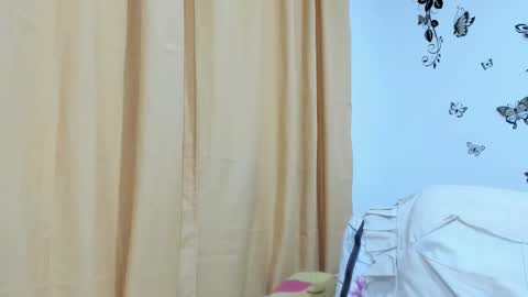 Snapshot of jenniferloveyou chatting on September 13, 9:09 am jenniferloveyou online show from September 13, 9:09 am