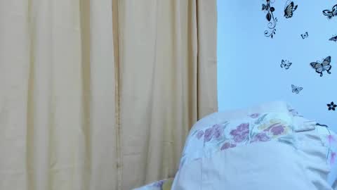 Snapshot of jenniferloveyou chatting on October 11, 9:19 am jenniferloveyou online show from October 11, 9:19 am