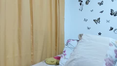 Snapshot of jenniferloveyou chatting on October 25, 9:17 am jenniferloveyou online show from October 25, 9:17 am