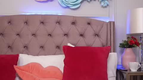 JenniferLovve online show from November 21, 6:12 am