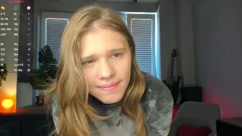 Snapshot of jenniferrakow chatting on June 21, 7:22 am Sofia online show from June 21, 7:22 am