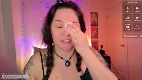 Jenn online show from February 23, 3:31 pm