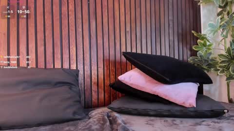     online show from February 8, 3:10 pm