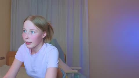 Snapshot of jenny_angelok chatting on December 15, 1:11 pm Next broadcast on December 05 subject to change  online show from December 15, 1:11 pm