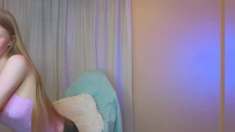 Snapshot of jenny_angelok chatting on December 25, 11:43 am Next broadcast on December 05 subject to change  online show from December 25, 11:43 am