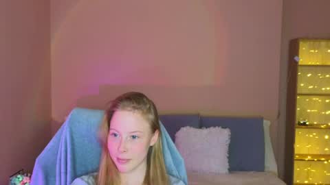 Snapshot of jenny_angelok chatting on May 7, 2:00 pm Next broadcast on December 05 subject to change online show from May 7, 2:00 pm