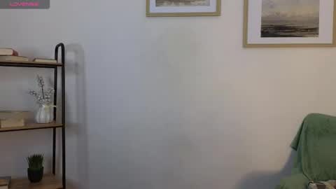 Snapshot of jenny_bonf chatting on November 9, 1:20 pm Sofi online show from November 9, 1:20 pm