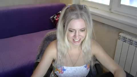 Snapshot of jenny_candy3 chatting on October 14, 8:04 am jenny_candy3 online show from October 14, 8:04 am