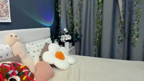 Snapshot of jenny_miller_ chatting on June 29, 3:01 pm Jennt online show from June 29, 3:01 pm