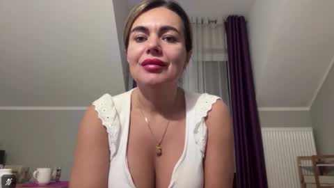 Snapshot of jenny_play1 chatting on October 22, 7:08 am Jenny online show from October 22, 7:08 am