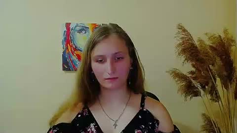 Snapshot of jenny_smille_ chatting on June 10, 6:56 am jenny_smille_ online show from June 10, 6:56 am