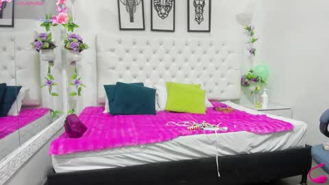 Snapshot of jenny_stark chatting on November 29, 11:02 am jenny_stark online show from November 29, 11:02 am