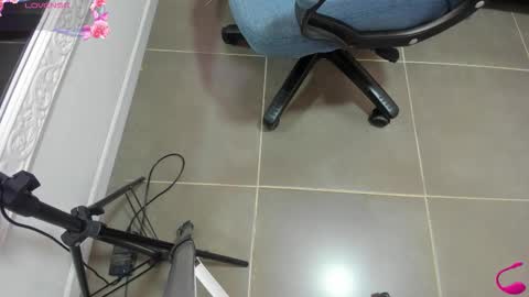 Snapshot of jenny_stark chatting on December 5, 11:08 am jenny_stark online show from December 5, 11:08 am