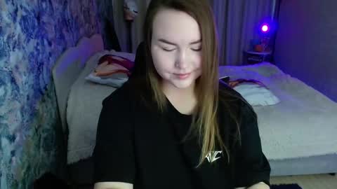 Snapshot of jennyattal chatting on December 4, 8:01 am Jenny online show from December 4, 8:01 am