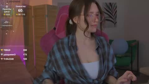 Jenny NO Nude online show from April 18, 7:58 pm