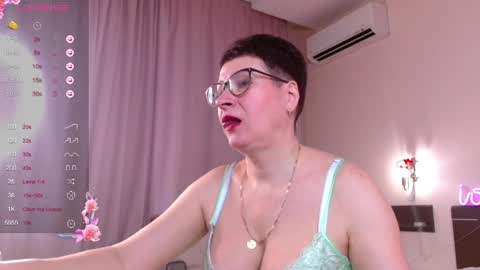 Jenny online show from April 12, 8:19 am