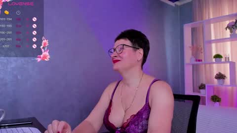 Jenny online show from April 25, 8:28 am