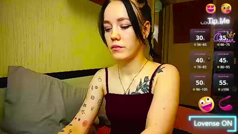 Snapshot of jennyrass chatting on May 6, 4:45 pm JennyRass online show from May 6, 4:45 pm