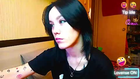 Snapshot of jennyrass chatting on May 19, 9:32 pm JennyRass online show from May 19, 9:32 pm