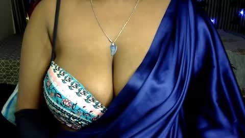 Snapshot of jennysinghaniya chatting on December 13, 10:51 am jenny online show from December 13, 10:51 am