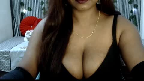 Snapshot of jennysinghaniya chatting on February 7, 12:09 am jenny online show from February 7, 12:09 am