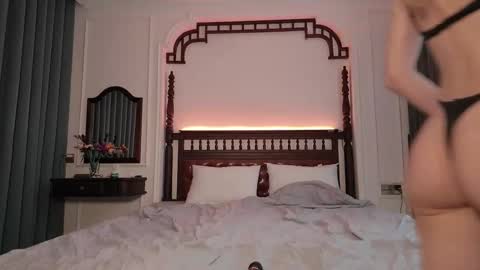 Jen  online show from November 28, 9:56 am