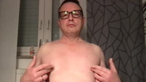 Snapshot of jens1975 chatting on November 9, 6:23 am jens1975 online show from November 9, 6:23 am