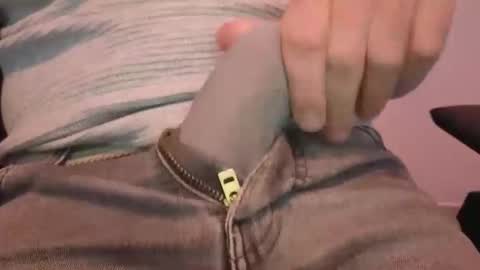 Snapshot of jeremie18cms chatting on October 31, 7:04 pm Machine Sperme online show from October 31, 7:04 pm