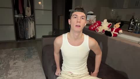 jeremy1scott online show from November 15, 3:26 am