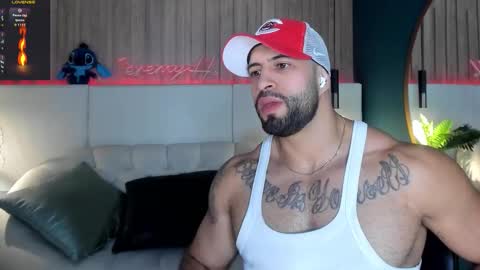 Snapshot of jeremy_harden chatting on November 9, 9:57 pm Jeremy online show from November 9, 9:57 pm