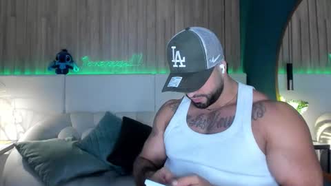 Snapshot of jeremy_harden chatting on November 27, 12:24 am Jeremy online show from November 27, 12:24 am