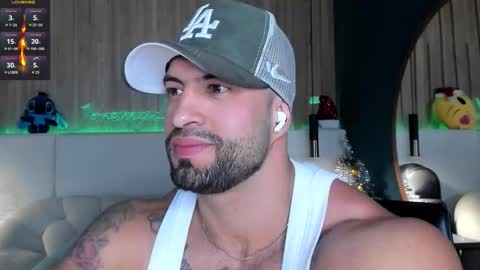 Snapshot of jeremy_harden chatting on December 14, 11:53 pm Jeremy online show from December 14, 11:53 pm