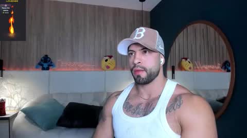 Snapshot of jeremy_harden chatting on December 22, 9:34 pm Jeremy online show from December 22, 9:34 pm