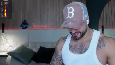 Snapshot of jeremy_harden chatting on February 12, 9:54 pm Jeremy online show from February 12, 9:54 pm