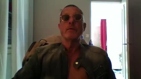 Snapshot of jerflor chatting on October 1, 11:16 am jerflor online show from October 1, 11:16 am