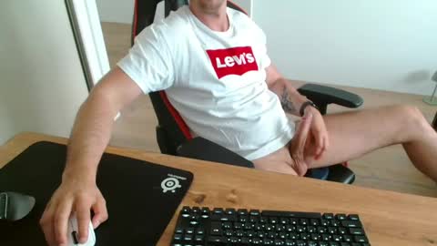 Boy likes daddies online show from June 1, 1:57 pm