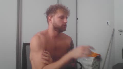 Snapshot of jerryalise chatting on January 5, 11:59 am jerryalise online show from January 5, 11:59 am